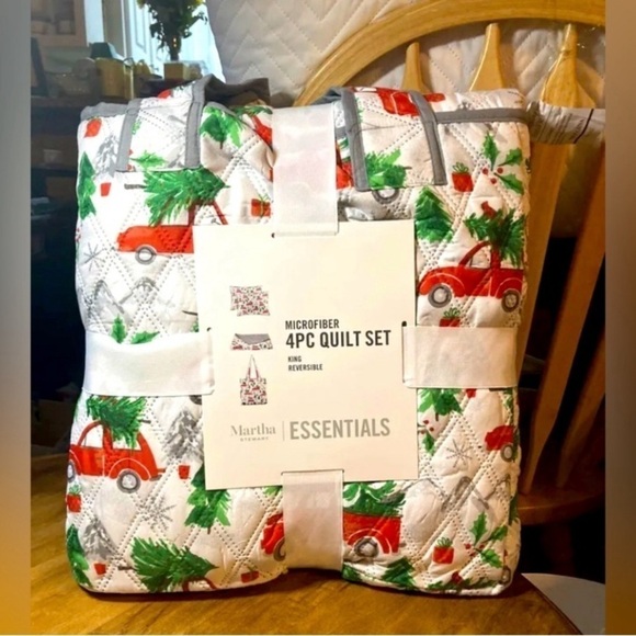 Martha Stewart King Reversible Christmas Truck Quilt w/tote+ shams NEW - Picture 3 of 9